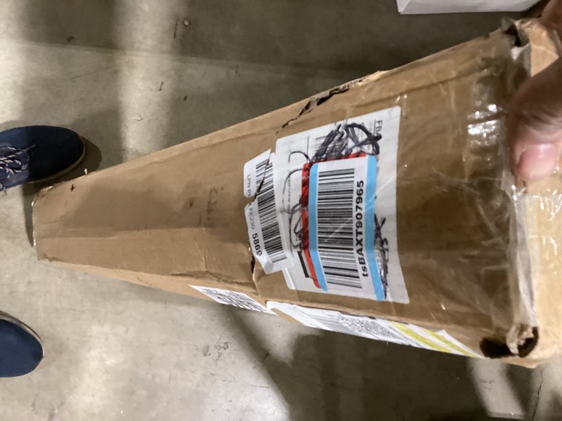 Condition photo showing Good Condition for Red rug 