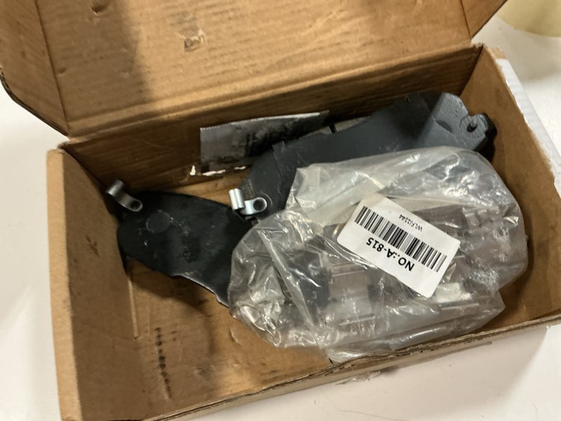 Condition photo showing As Is for scitoo d815 front ceramic brake pads sets fit for nissan 350z | for altima | for juke | for maxima | for sentra front d815 [4pcs]