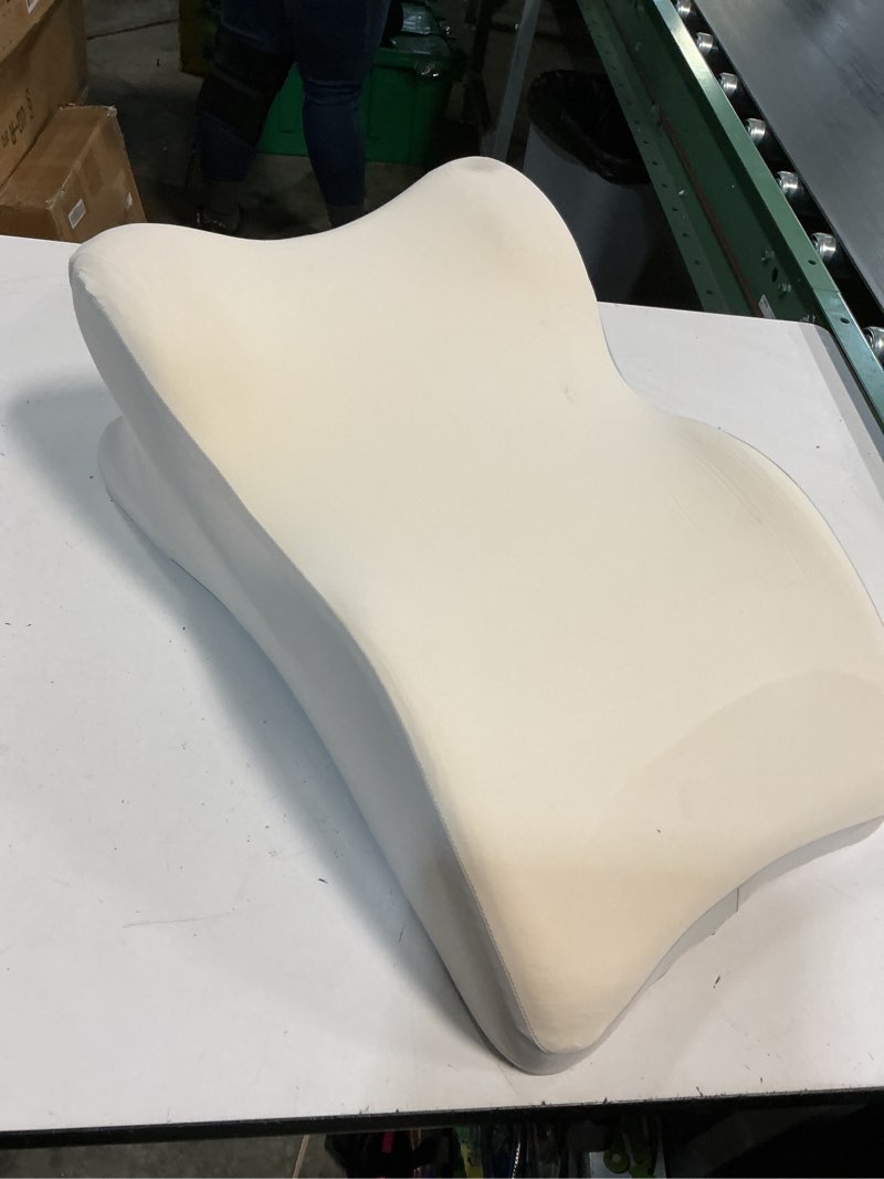 Condition photo showing Good Condition for ergonomic memory foam contour pillow (similar to stock photo)