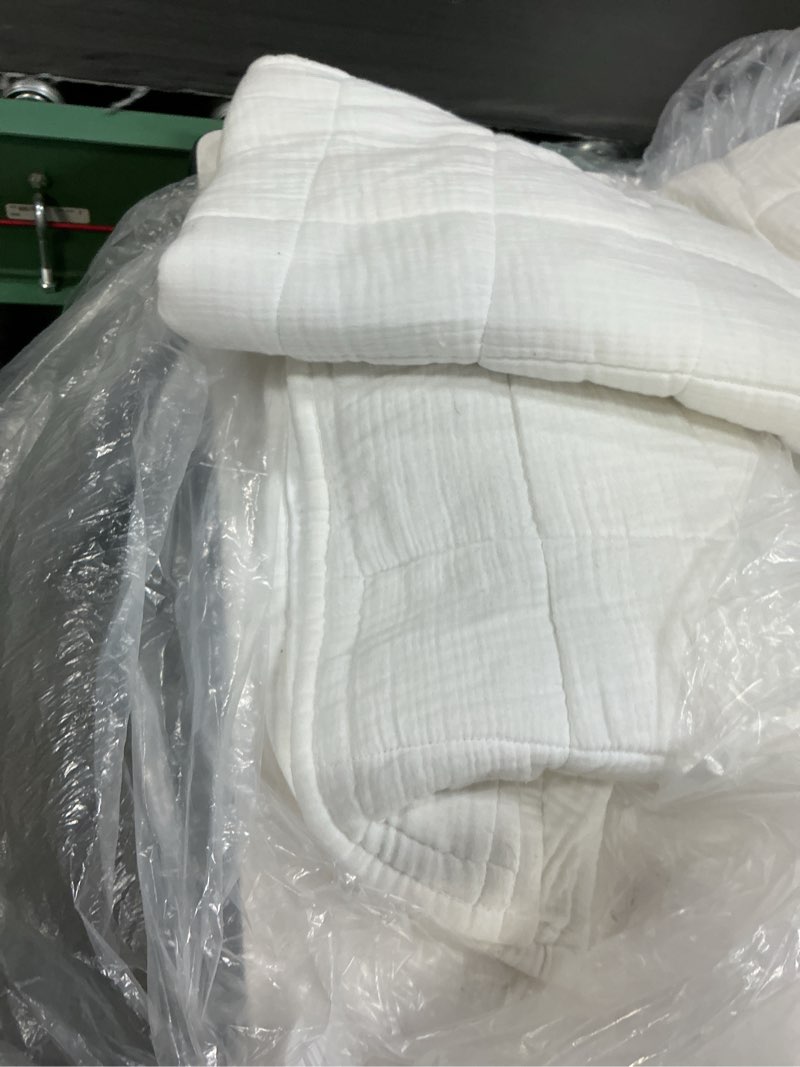 Condition photo showing Good Condition for organic cotton gauze box quilt sham set, king, white