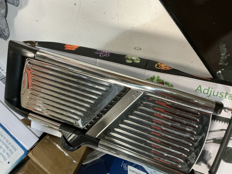 Condition photo showing Good Condition for vekaya mandoline slicer, mandoline slicer for kitchen, adjustable mandolin, stainless steel mandoline, vegetable slicer, potato, onion, cucumber, tomato, veggie slicer with cut-resistant gloves silver
