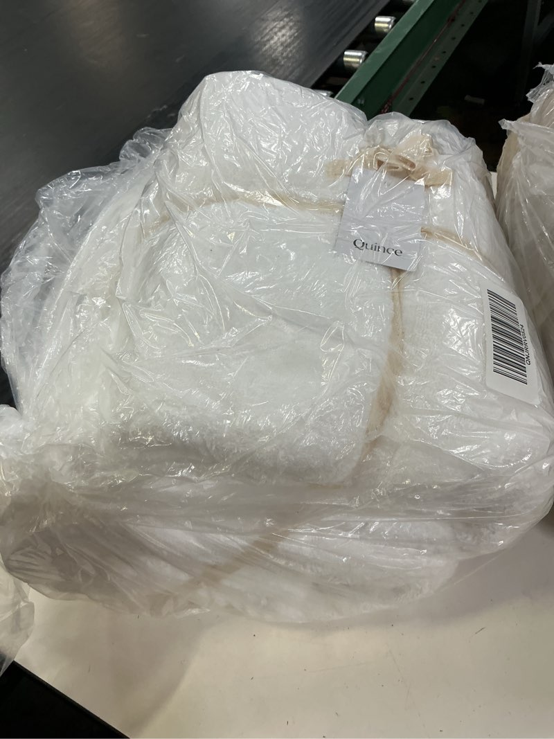 https://lotting-media.assets.bidfta.com/lotting_0e71fe3b-22a6-485e-ab25-7f2e4e5bfc29
