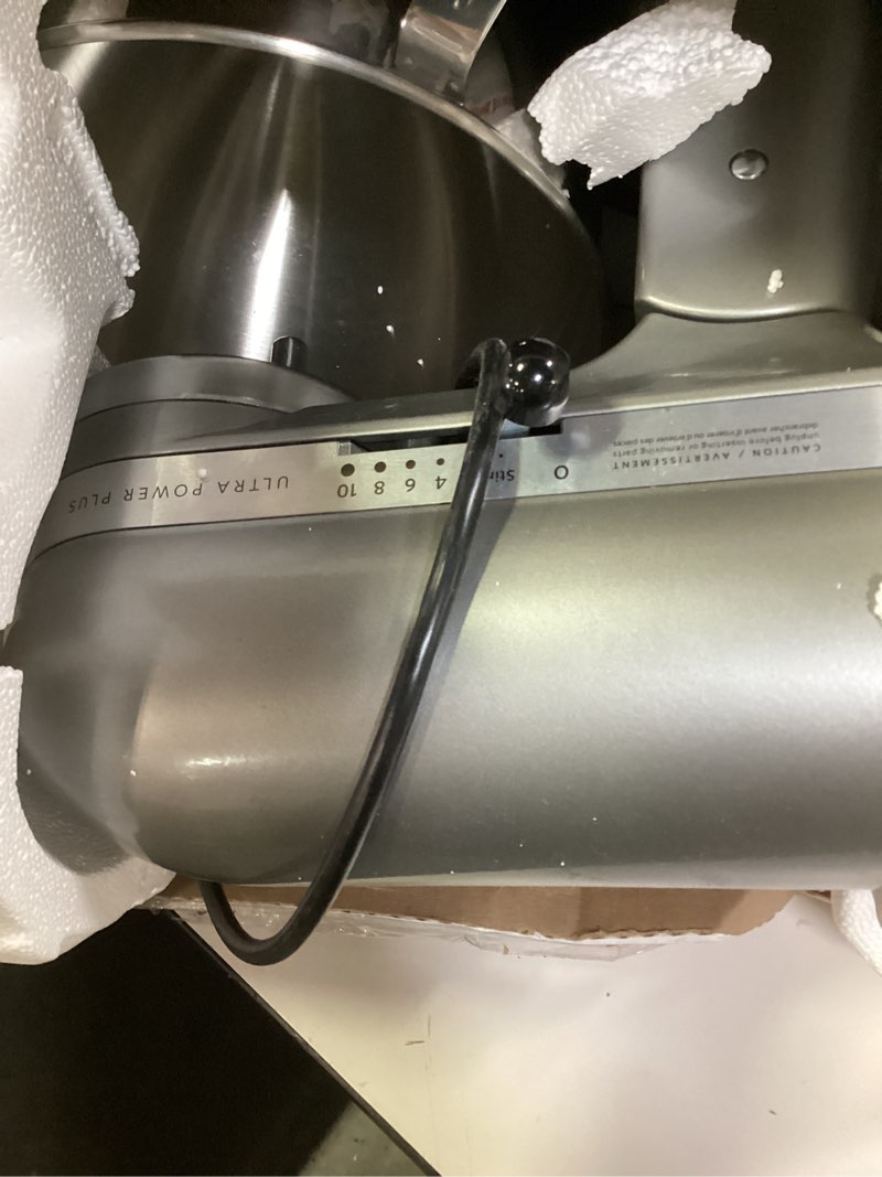 Condition photo showing Good Condition for KitchenAid Classic Series 4.5 Quart Tilt-Head Stand Mixer K45SS, White