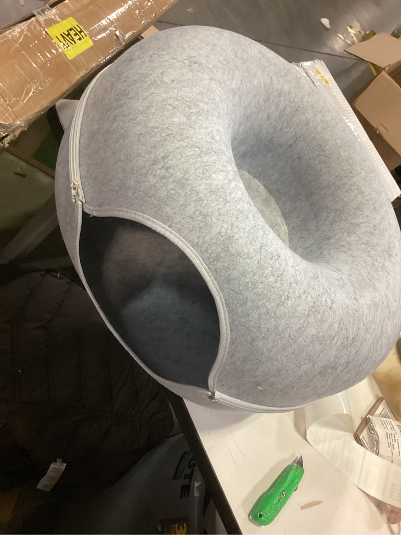Condition photo showing Good Condition for Warm Detachable Cat Cave Pet Bed Comfortable Recycled Pet Felt Sleeping Cat House