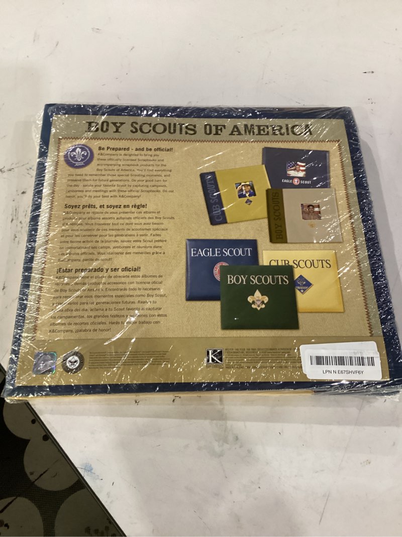 Condition photo showing Good Condition for cub scout scrapbook album with window & metal emblem 12x12 inch-photo memory book