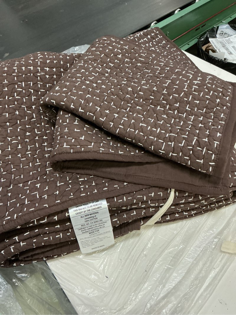 Condition photo showing Good Condition for (((size twin))quince organic cotton hand stitched quilt set color: espresso