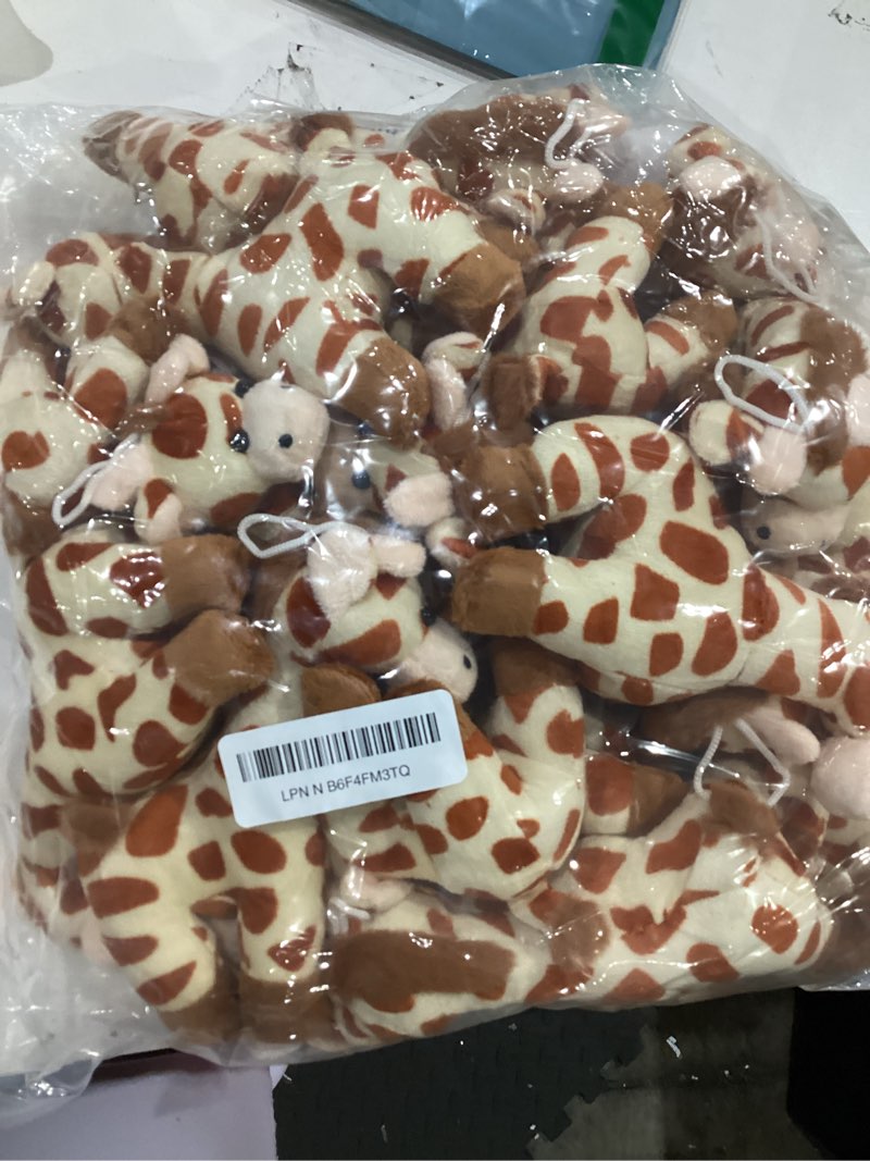 Condition photo showing Good Condition for 20 Pcs Giraffe Stuffed Animal Bulk 6'' Cute Stuffed Giraffe Toy Plush Safari Plush Jungle Zoo Wild Animal Bulk Toy Party Decor Valentine's Day Gift for Kid Girl Boy Forest Birthday Party