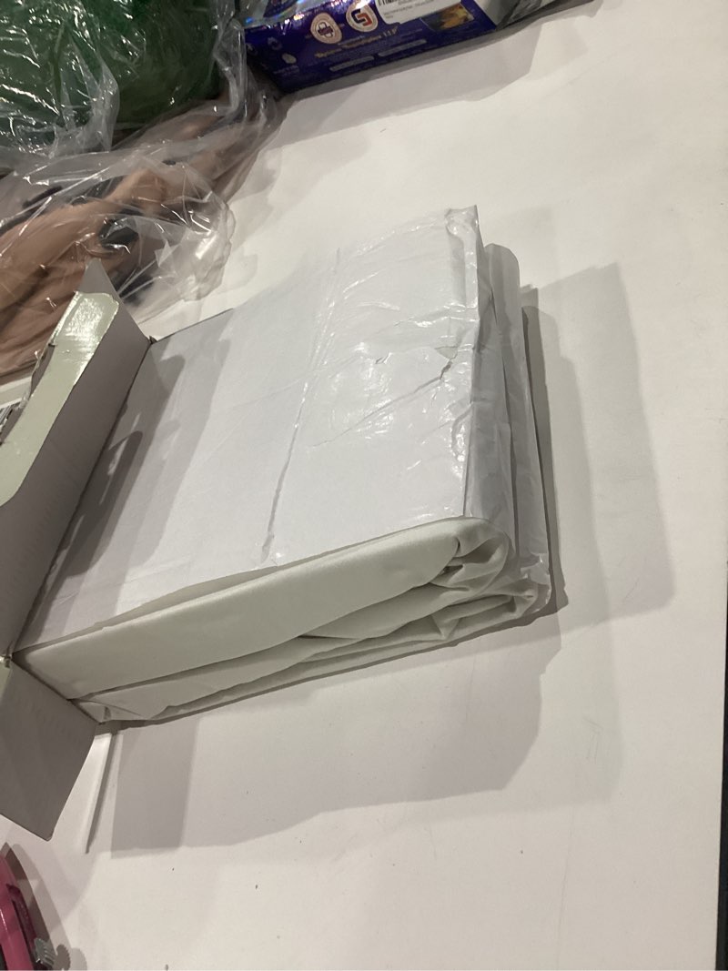 Condition photo showing New/Like New for california design den fitted cotton sheet queen, deep pocket soft 400 thread count 100% cotton sateen, no pop-off elastic, durable fitted sheet only - ivory (pale tone) queen 04 - ivory (pale tone)
