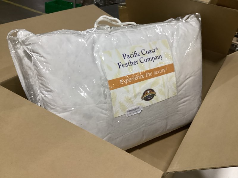 Condition photo showing As Is for pacific coast touch of down queen size 2-pillow set with 2 queen size pillowtex pillow protectors