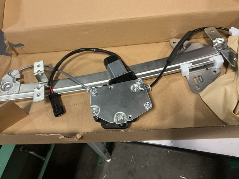 Condition photo showing Good Condition for 741-630 front driver side power window regulator with motor assembly compatible with 2000-2005 chevrolet impala, oe 11a7, 1552-6155l, 52108, 52450, 660164, 82-186ar, 82114, apwr0100, c462954, sk741630