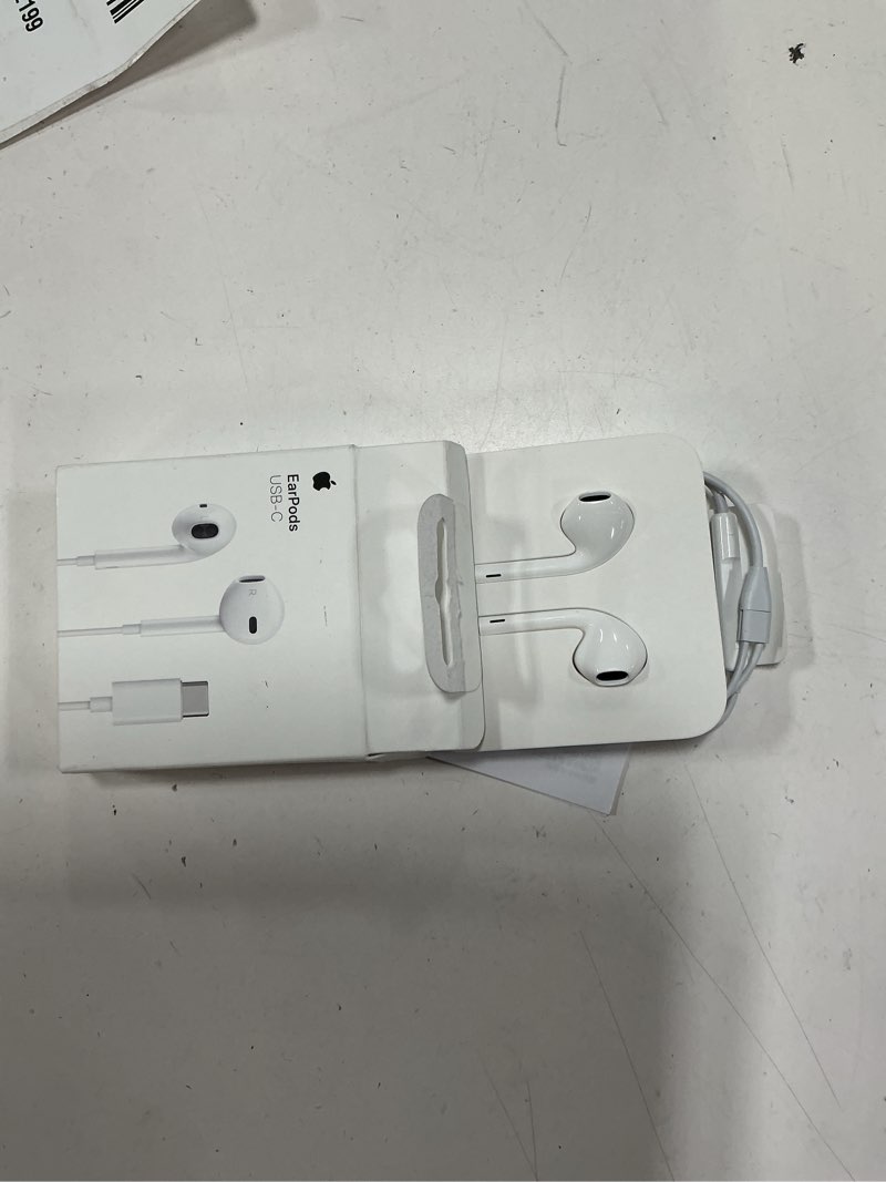 Condition photo showing Good Condition for apple earpods (usb-c)