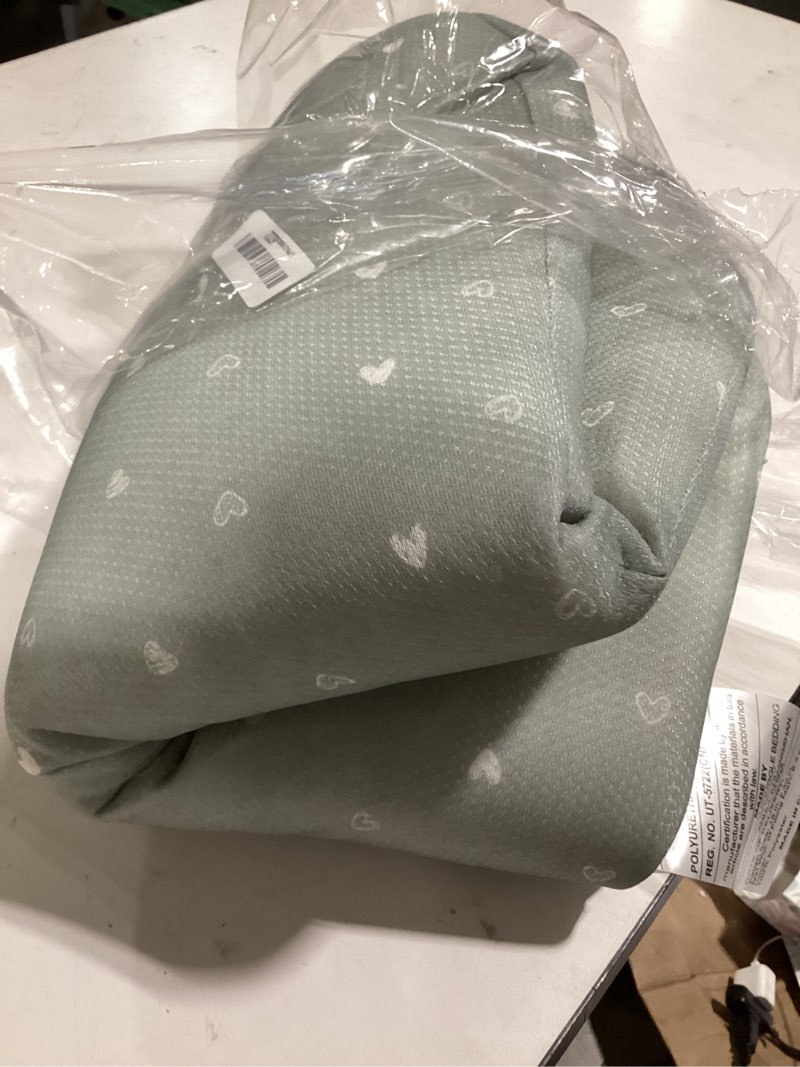 Condition photo showing Good Condition for bassinet mattress pad 18" x 30", compatible with halo bassinest swivel, flex, glide, premiere & luxe series sleeper, waterproof breathable soft baby foam with removable zippered cover, grey grey for halo bassinest sleeper