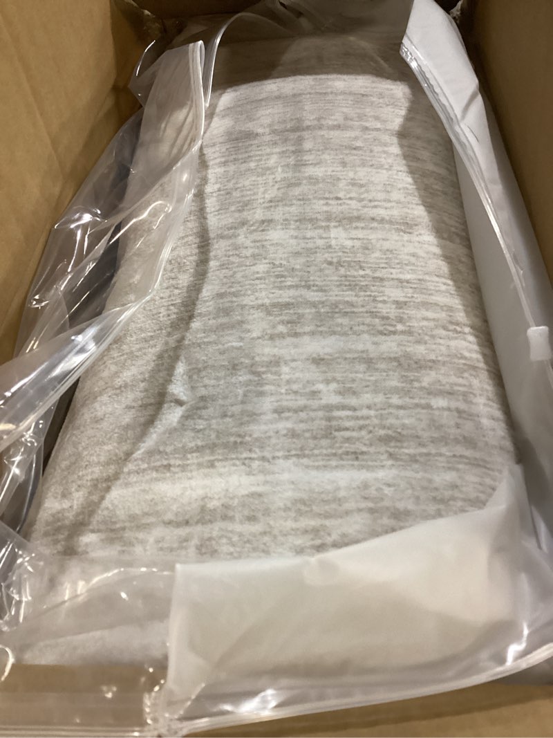 Condition photo showing Good Condition for Valenrug Area Rugs 9x12 Living Room - Stain Resistant 9x12 Area Rugs for Living Room, Non Slip Backing Printed Rugs for Bedroom, Folable Machine Washable Rugs (9'x12', Beige)