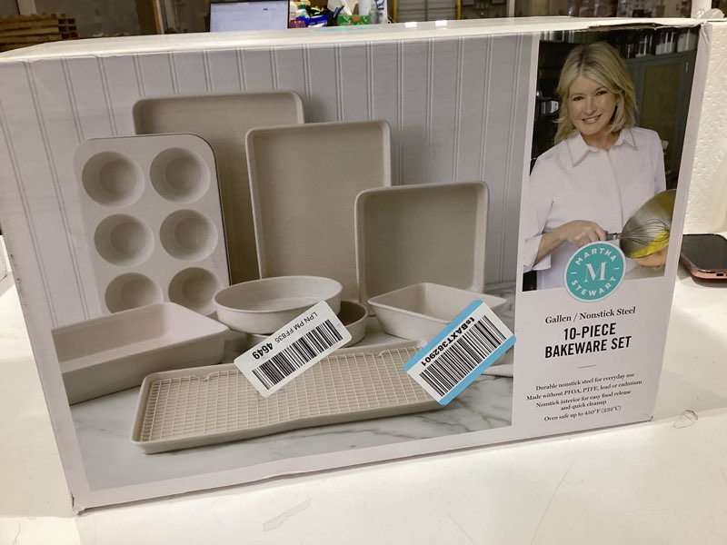 Condition photo showing New/Like New for Martha Stewart Gallen 10 Piece Baking Pans Ceramic PFA Free Non Toxic Non Stick Bakeware Set - Linen White Linen White (Set) 10-Piece Bakeware Set