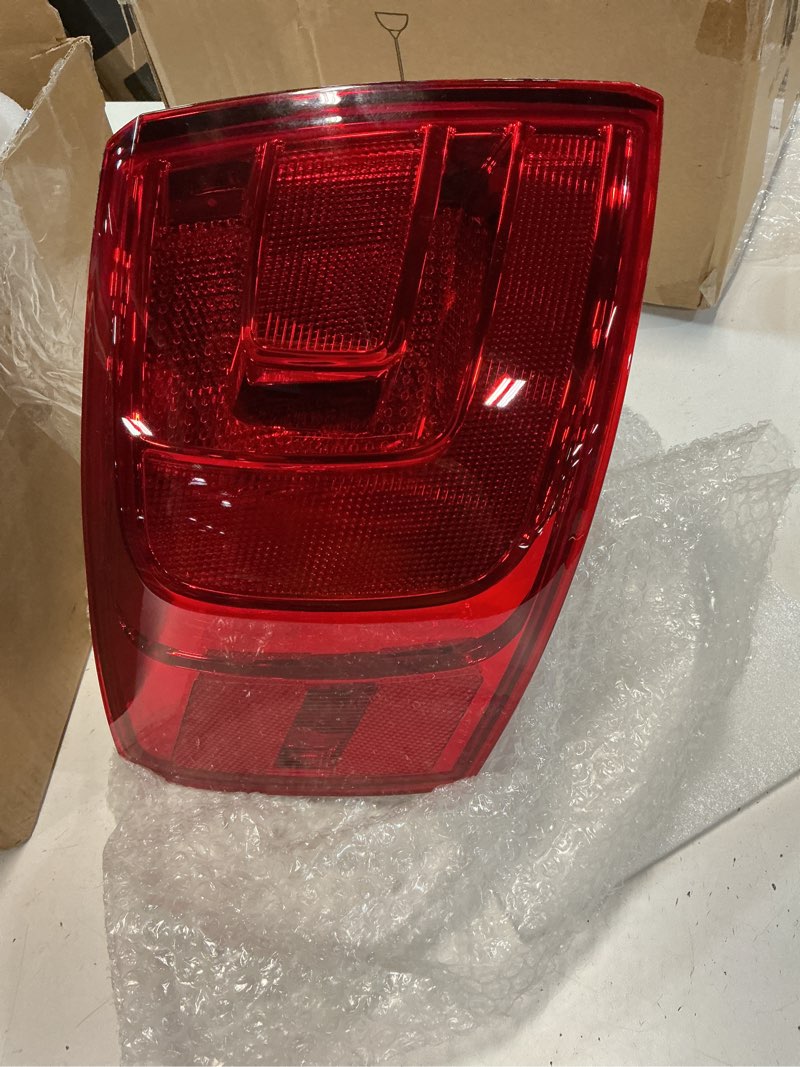 Condition photo showing Good Condition for Dasbecan Driver Tail Light Assembly Compatible with 2011-2014 Volkswagen Jetta Rear Lamp Outer Left Side with Halogen Bulbs Rear Taillight, Cannot fit to Hybrid Replaces# VW2804107 5C6945095D