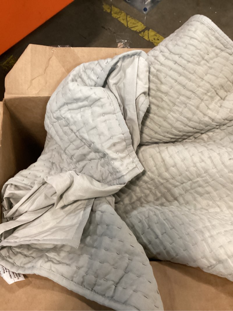 Condition photo showing Good Condition for european linen cotton stitch quilt set size: king/cal king color: mist