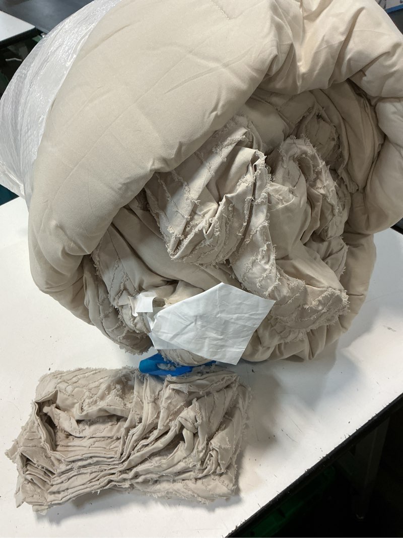 Condition photo showing Good Condition for litanika king size comforter set beige, 3 pieces cream tufted boho farmhouse bedding comforter sets, lightweight fluffy comforter bed set for all season (104x90in comforter and 2 pillowcases) 01-beige king (104"x90")