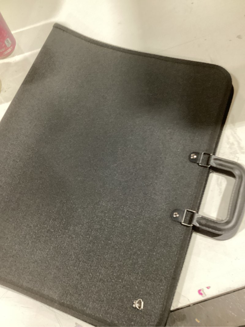 Condition photo showing Good Condition for Vantasii Black Art Portfolio Case 19” x14.7”x1.5” Black