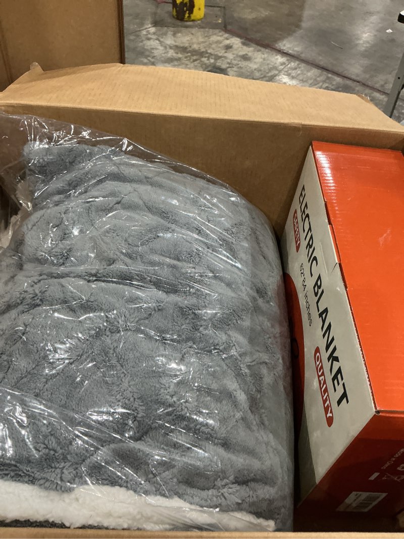 Condition photo showing Good Condition for electric blanket twin heated blanket 62''x84'' with 5 heating levels & 10 hours auto off, etl& fcc certification dual sherpa twin heating blanket washable for home/office/bed, great gift(dark gray) 09-dark gray 62"x84"twin