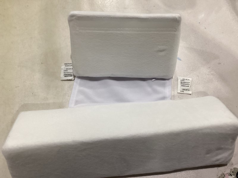 Condition photo showing Good Condition for side sleeper weddge adjustable soft and breathable cushion white