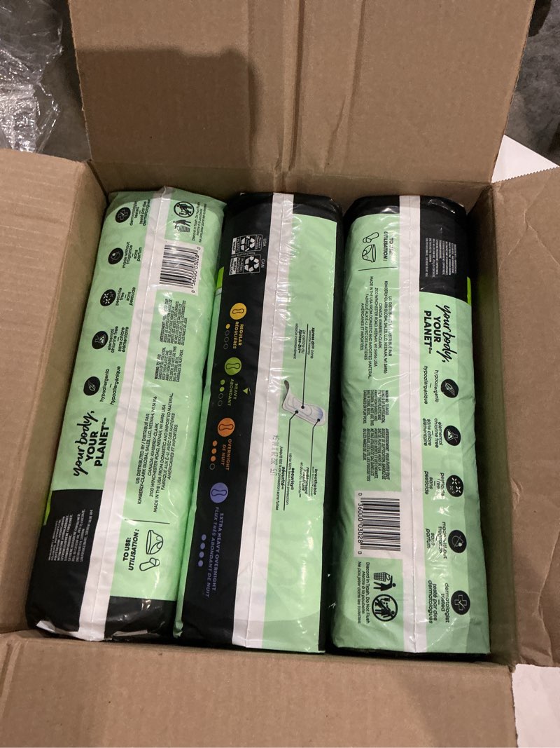 u by kotex clean & secure maxi pads, heavy absorbency, 132 count (3 packs of 44) (packaging may vary