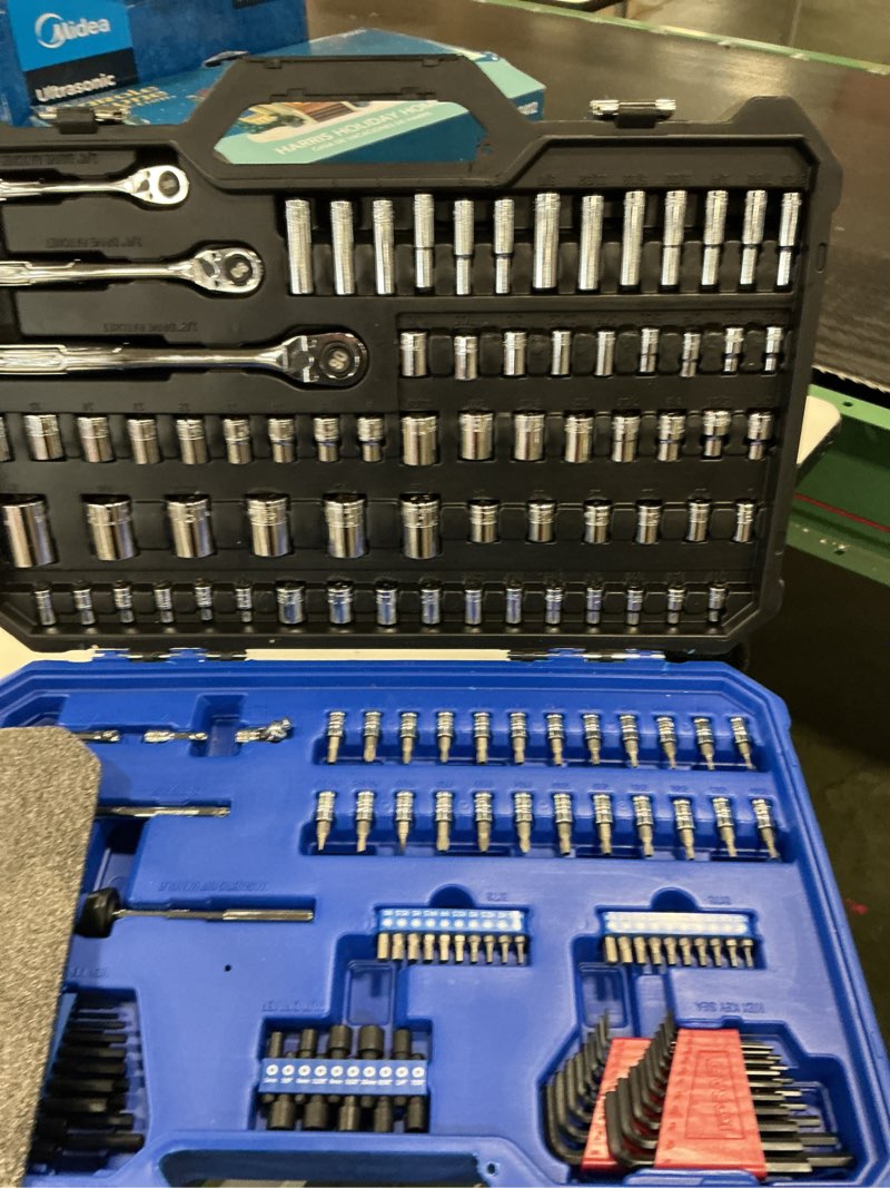 Condition photo showing New/Like New for Kobalt 170 -Piece Standard (SAE) and Metric Mechanics Tool Set with