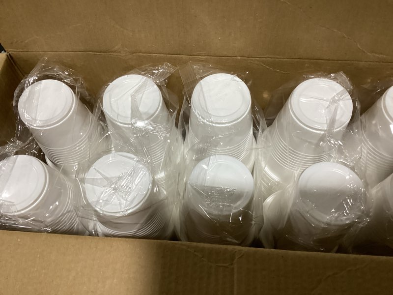 Condition photo showing New/Like New for Lilymicky 500 Pack 9 oz Disposable Plastic Cups, 9 Ounce White Party Drinking Cups for Birthday Parties, Picnics, Ceremonies, and Wedding