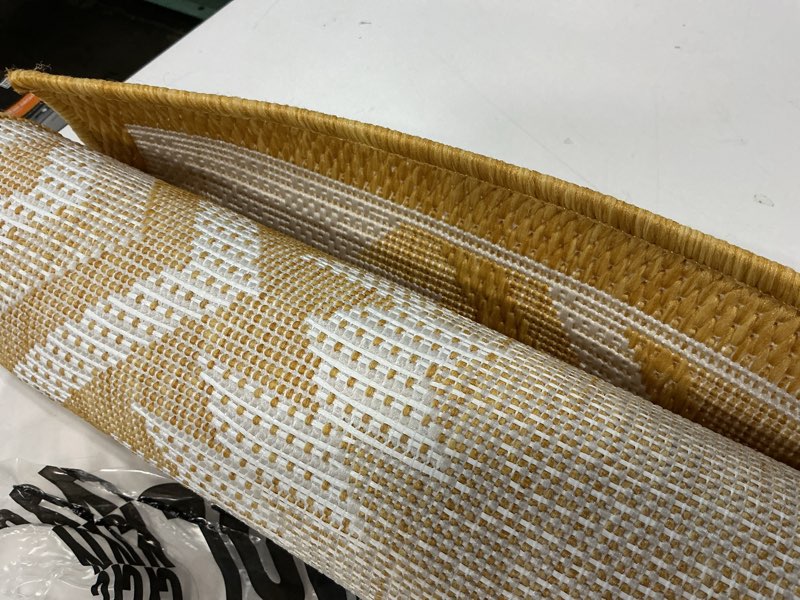 Condition photo showing Good Condition for JONATHAN Y Moroccan Diamond Indoor Outdoor Area Rug 4X6 Yellow/Cream, Lior Geometric for Backyard, P