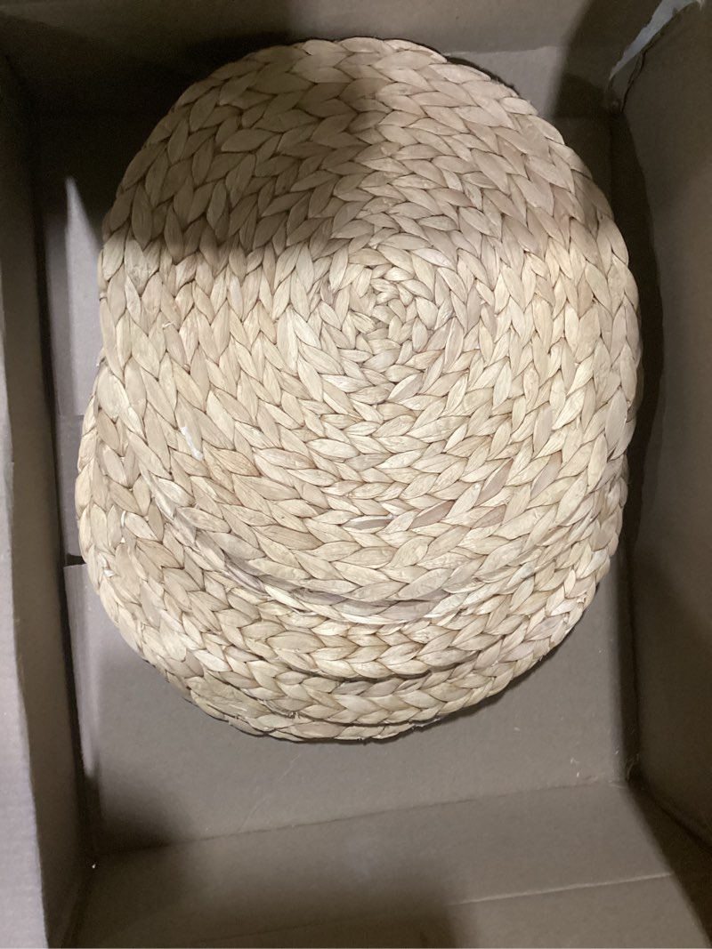 Condition photo showing Good Condition for Similar to Floroom 15 Inch Round Braided Placemats Set of 6, Washable Heat Resistant Cotton Polyester Circle Boho Place Mats for Kitchen Dining Table - Dunes Khaki 6pcs Dunes Khaki W