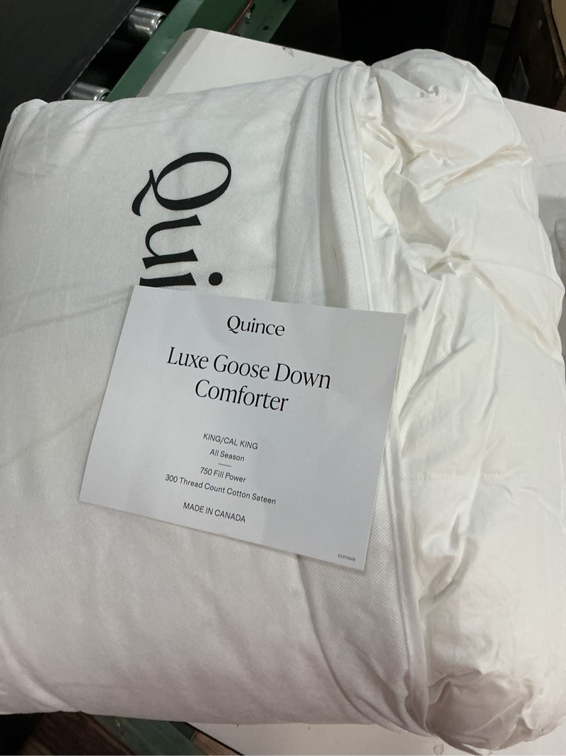 Condition photo showing New/Like New for luxe goose down duvet insert white size: king/cal king quine
