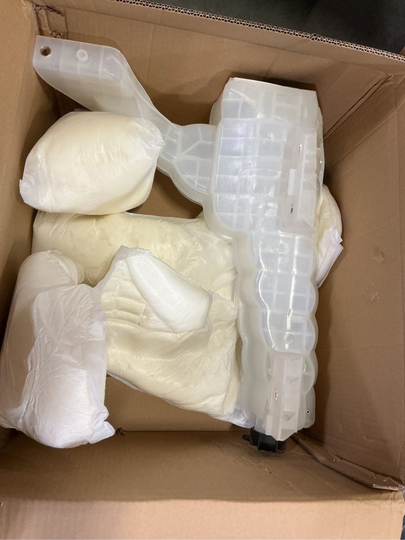 Condition photo showing Good Condition for getopauto dr104002 coolant tank reservoir compatible with 2013-2020 peterbilt 579 kenworth t680 t880 replace cp23700