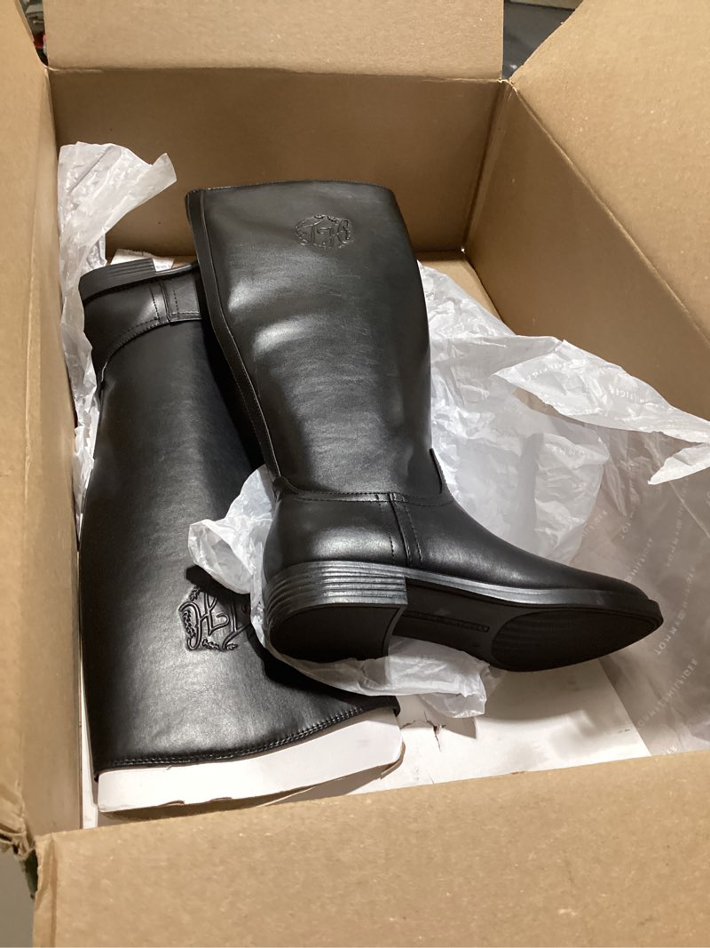 Condition photo showing Good Condition for tommy hilfiger women's rydings 6 black