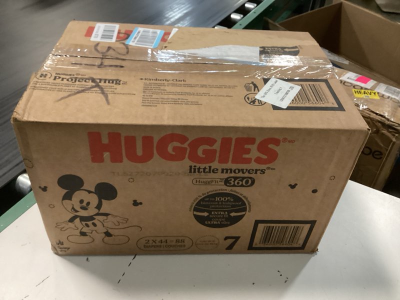 Condition photo showing New/Like New for huggies little movers huggfit 360 pull on diapers - size 7 - 88ct