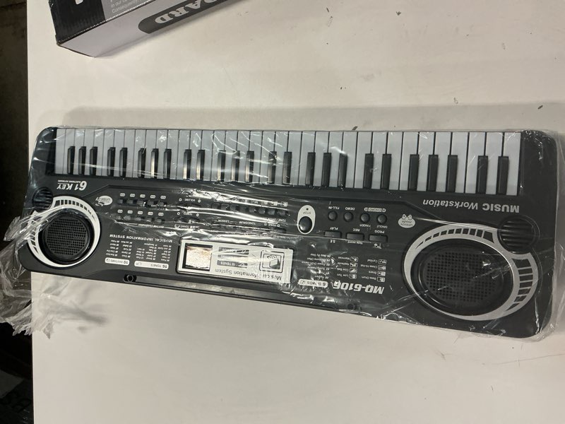 Condition photo showing Good Condition for 61 Key Piano Keyboard, Beginner Electronic Keyboard for Kids with Teaching Mode, 6 Demo Songs, 16 Tones, Microphone and Power Supply, Kids Piano Keyboard for Birthday Gift/Christmas Gift