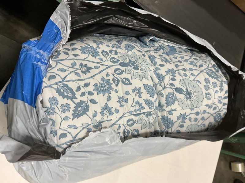 Condition photo showing As Is for my texas house blue toile 3-piece adult quilt set, full/queen