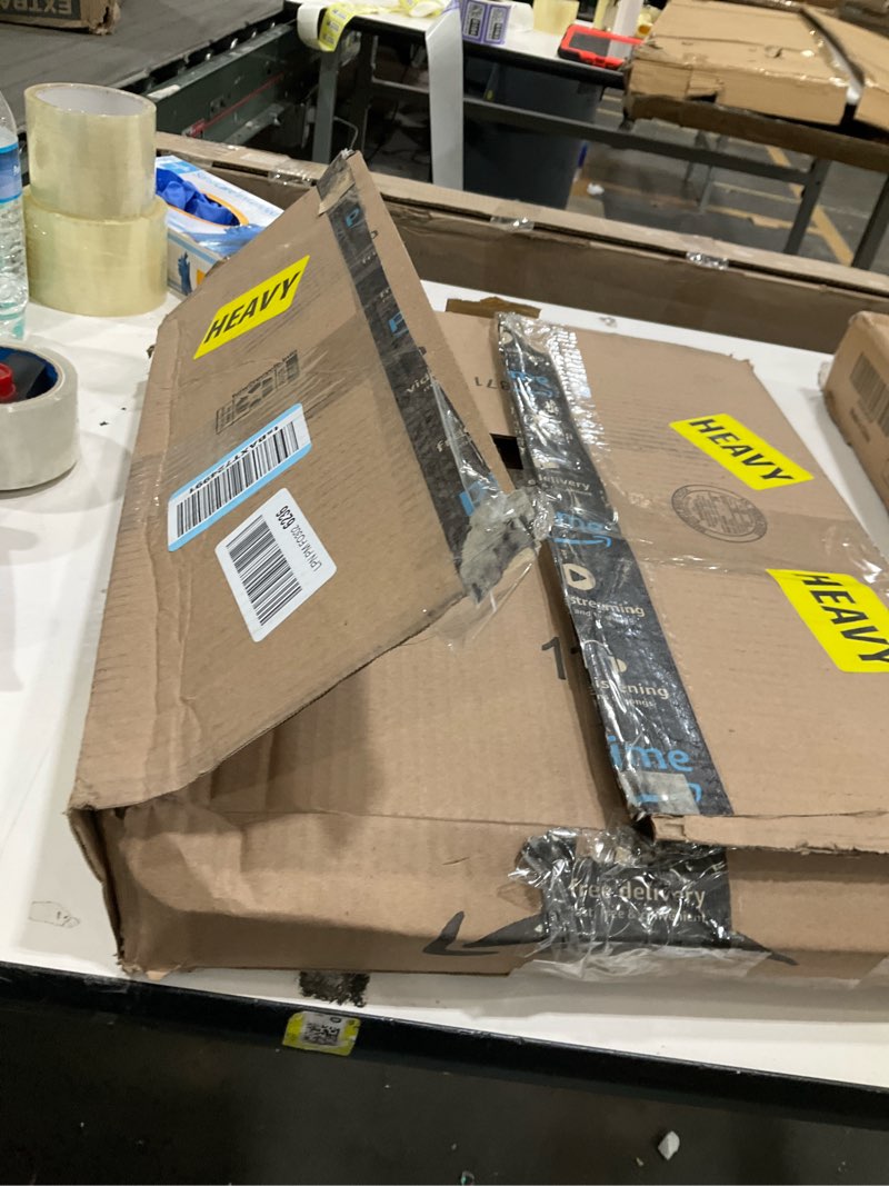 Condition photo showing Good Condition for Tivoli Self Adhesive Vinyl Floor Tiles, 45 Tiles - 12" x 12", Marble Blocks - Peel & Stick, DIY Flooring for Kitchen, Dining Room, Bedrooms, Basements & Bathrooms by Achim Home Decor