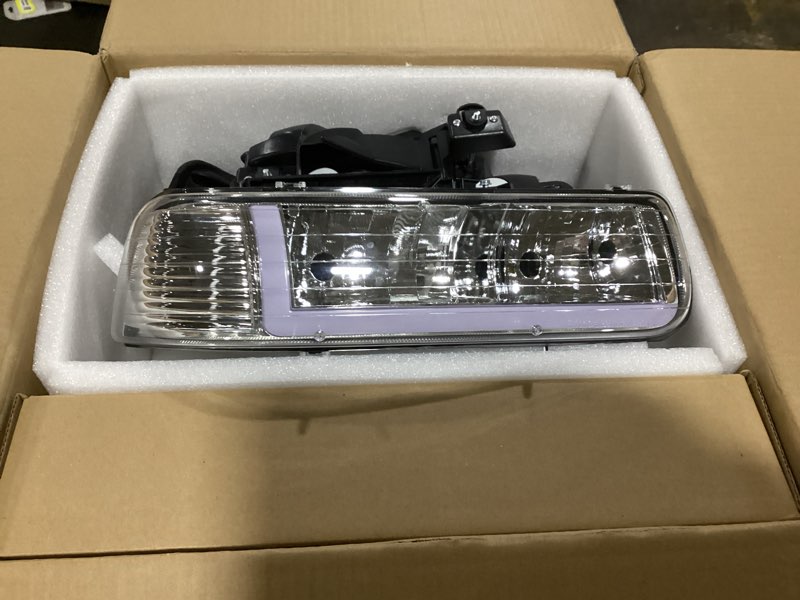 Condition photo showing Good Condition for led drl headlight assembly compatible with 1999 2000 2001 2002 chevy silverado /2001-2002 silverado 1500 1500hd 2500 3500 headlights kit replacement headlamp chrome housing clear reflector chrome housing clear reflector?l-drl? 1999-2002 chevy silverado