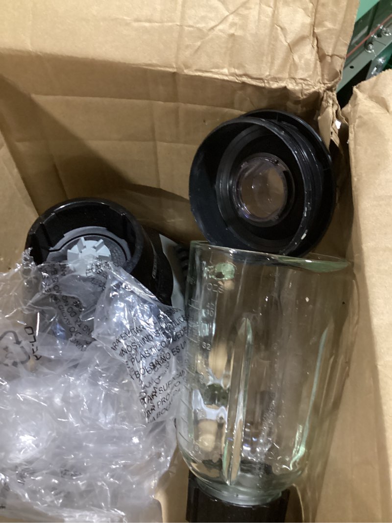 Condition photo showing Good Condition for black+decker countertop blender with 6-cup glass jar, 10-speed settings, black, bl2010bg