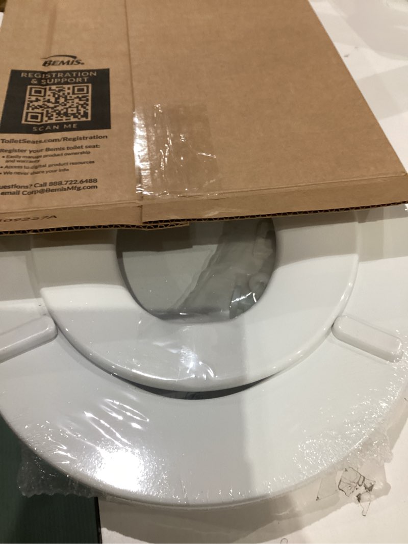 Condition photo showing New/Like New for Mayfair NextStep2 Toilet Seat with Built-In Potty Training Seat, Slow-Close, Removable that will Never Loosen, Round, White Round (1-Pack) 1-Pack