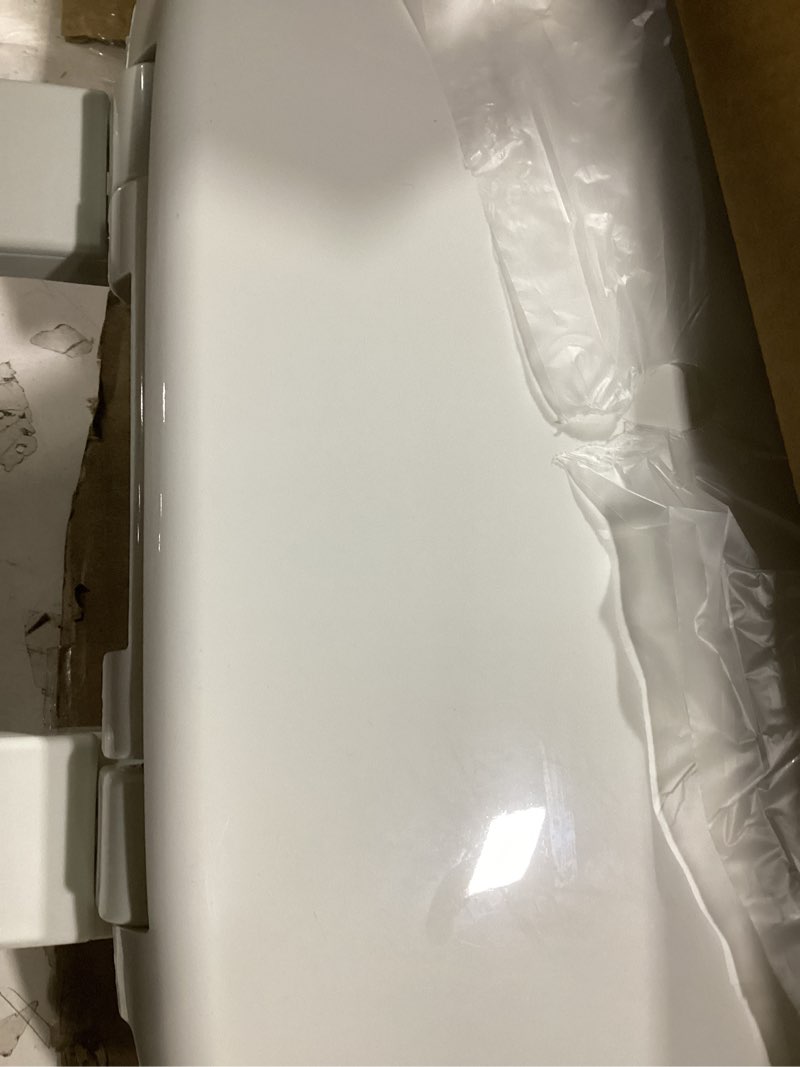 Condition photo showing Good Condition for Mayfair Caswell Modern Slow Close Toilet Seat, Easy Clean Hinges and Durable Plastic Seat, Made in USA, Round, White Round 1 Seat