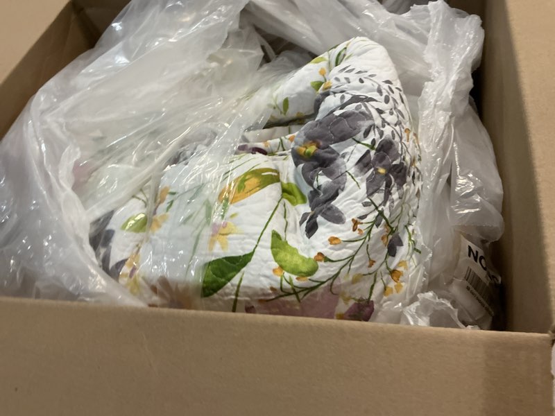 Condition photo showing New/Like New for qsh 3pcs oversized king bedspread set(120"x120"),100% cotton floral quilt bedding set yellow wild flower botanical printed coverlet oversized king lightweight soft bed set with pillowshams oversized king(120*120) pattern b