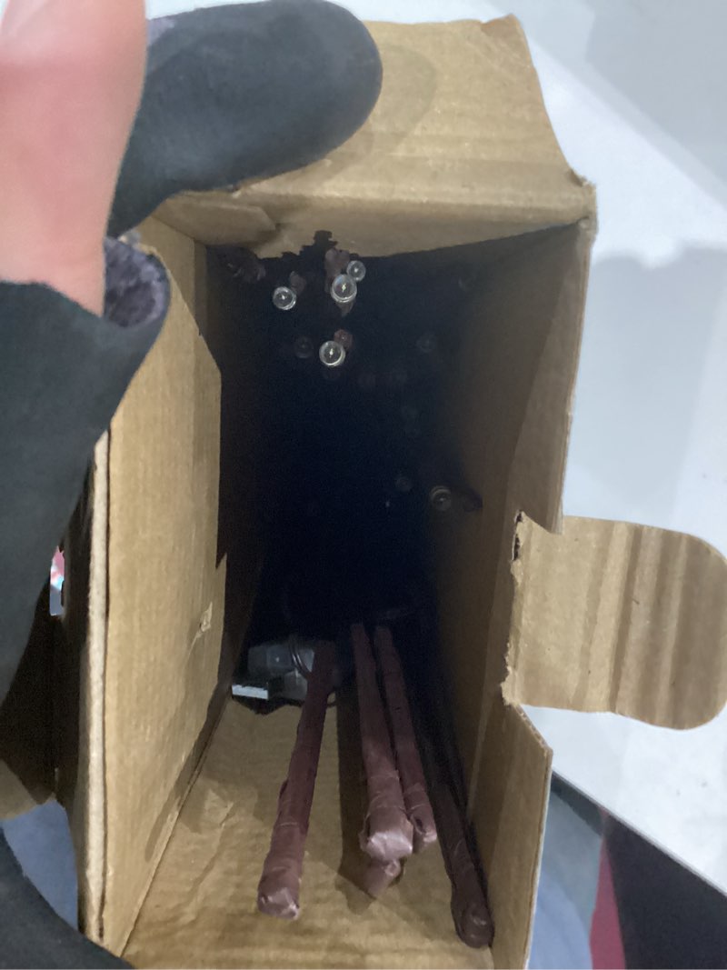 Condition photo showing Good Condition for mench branch lights,6 pcs twig light usb&battery powered 8 flashing modes by remote control.branch lights for indoor, light up decorations for halloween day and christmas,pure white white 6 pcs