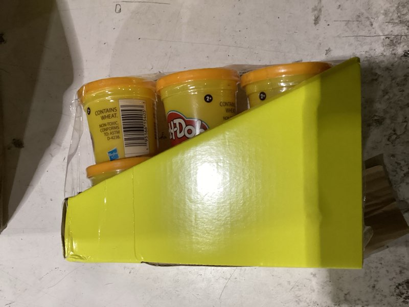 Condition photo showing New/Like New for hasbro play-doh :6 cans