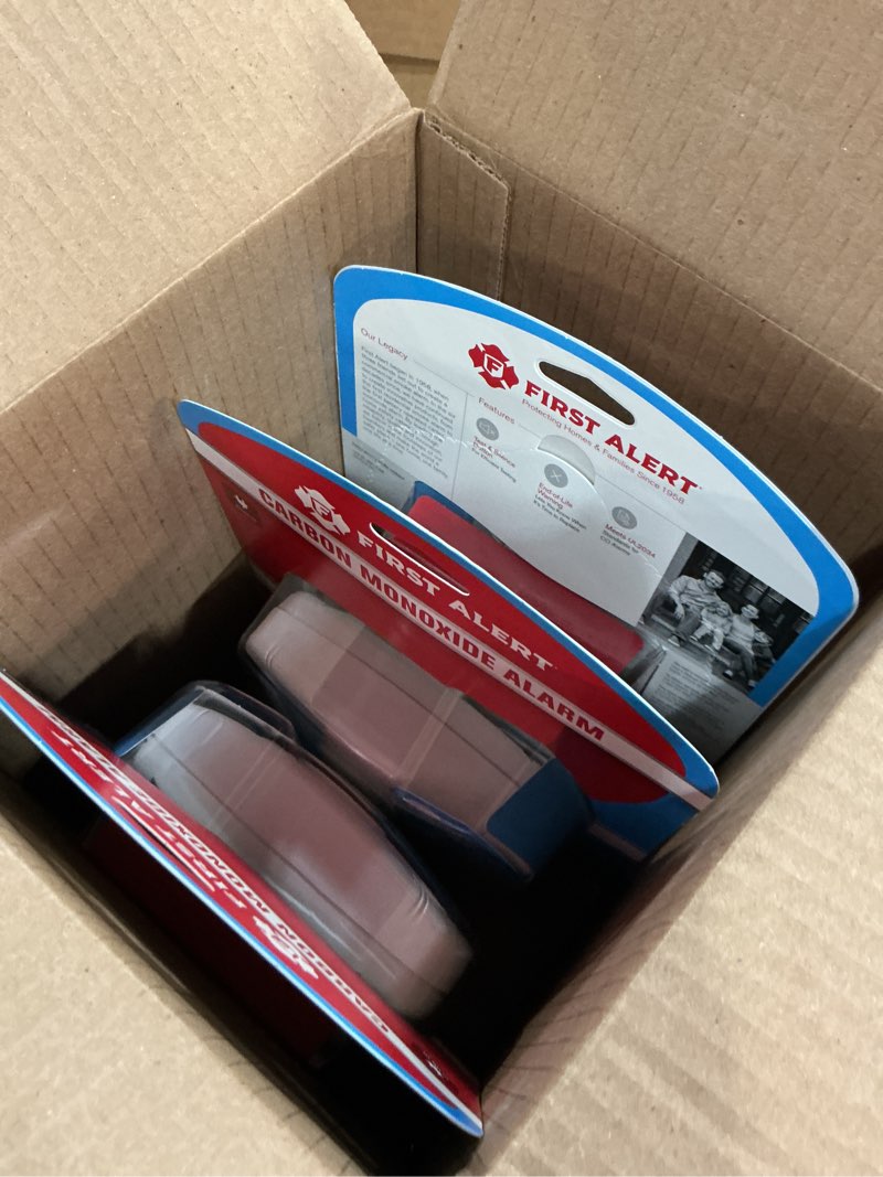 Condition photo showing New/Like New for first alert plug-in carbon monoxide detector, 3 count (pack of 1), co600 , white, 6.75 x 6.9 x 9 inches