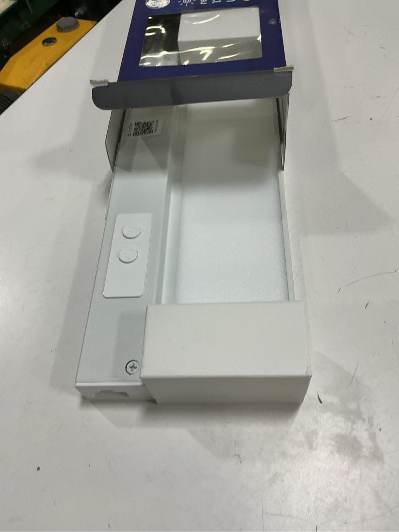 Condition photo showing Good Condition for ge 12" undercabinet light fixture