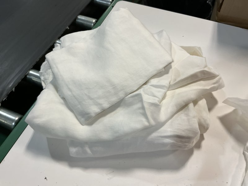 Condition photo showing As Is for quice european linen fitted sheet set king white 