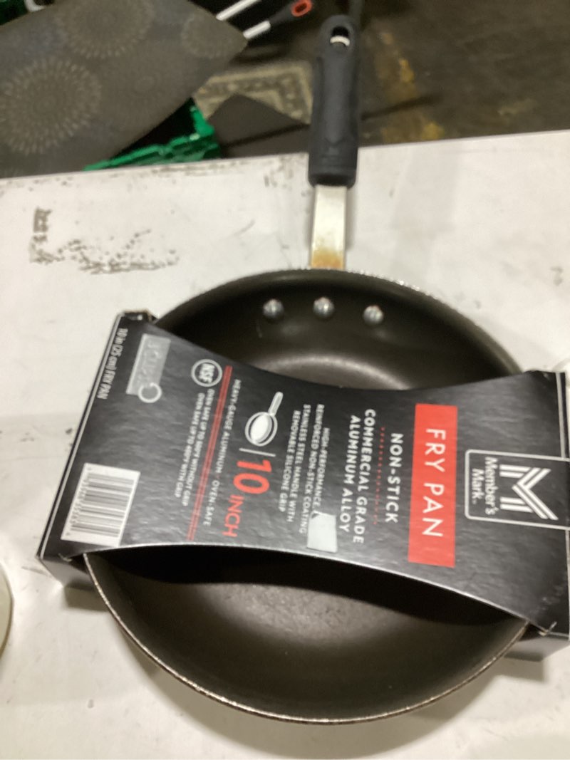 https://lotting-media.assets.bidfta.com/lotting_0fda217b-0c1c-41b1-8a29-8ec5e97716ba