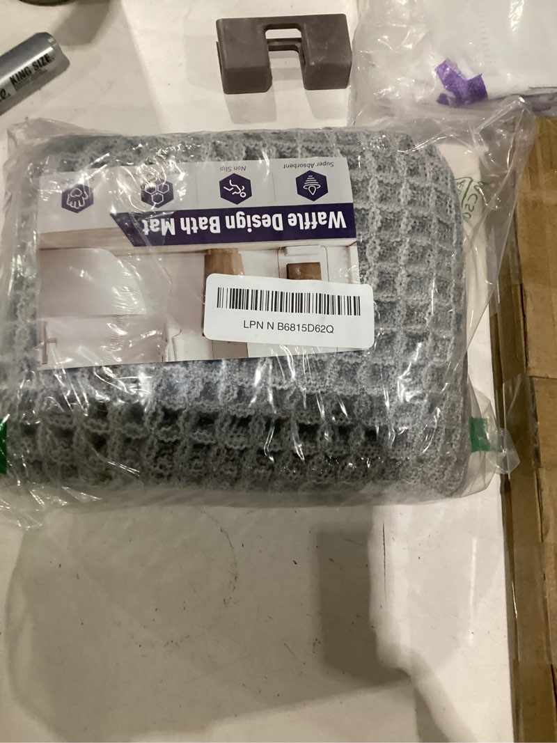 Condition photo showing New/Like New for amoami upgraded waffle bath mat, super absorbent non slip bath mats for bathroom floor, machine washable bathroom rugs with tassels, rubber backed bathroom mats, ultra soft, 18" x 30", grey light grey 1'6" x 2'6" (rectangular)