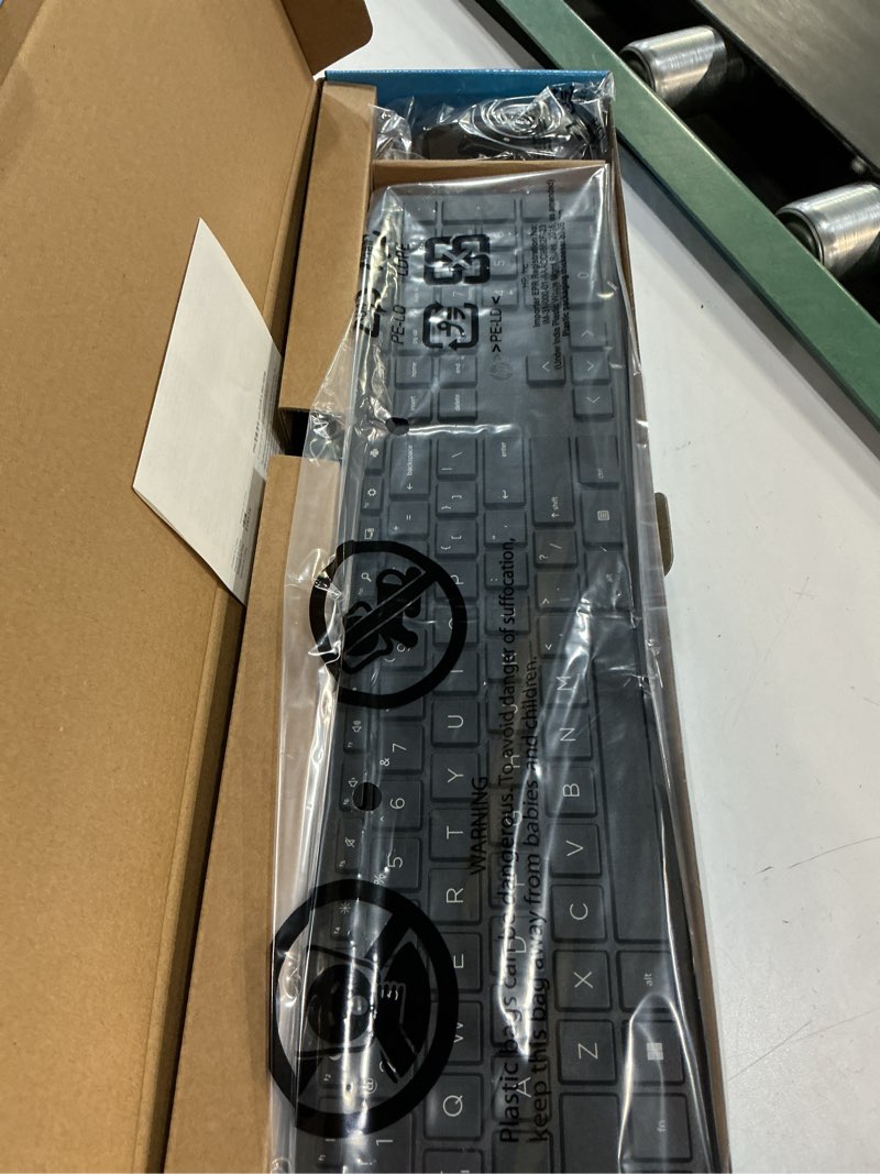 Condition photo showing New/Like New for hp inc. wired desktop 320mk mouse and keyboard