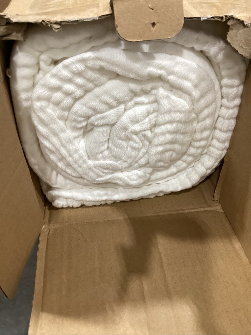 Condition photo showing Good Condition for emme cotton muslin king blanket big oversized bed layering bedspread coverlet breathable gauze soft lightweight blankets (navy, 120"x94") super king (120" x 94") 05 - navy